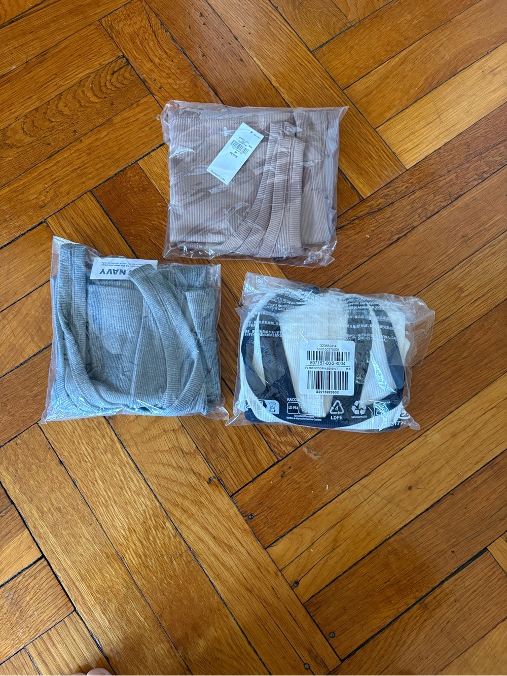 Bundle First-Layer Ribbed Scoop-Neck Tank Top - Picture 4 of 4